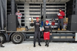 Tóth Ádám a győztesnek járó első díjjal